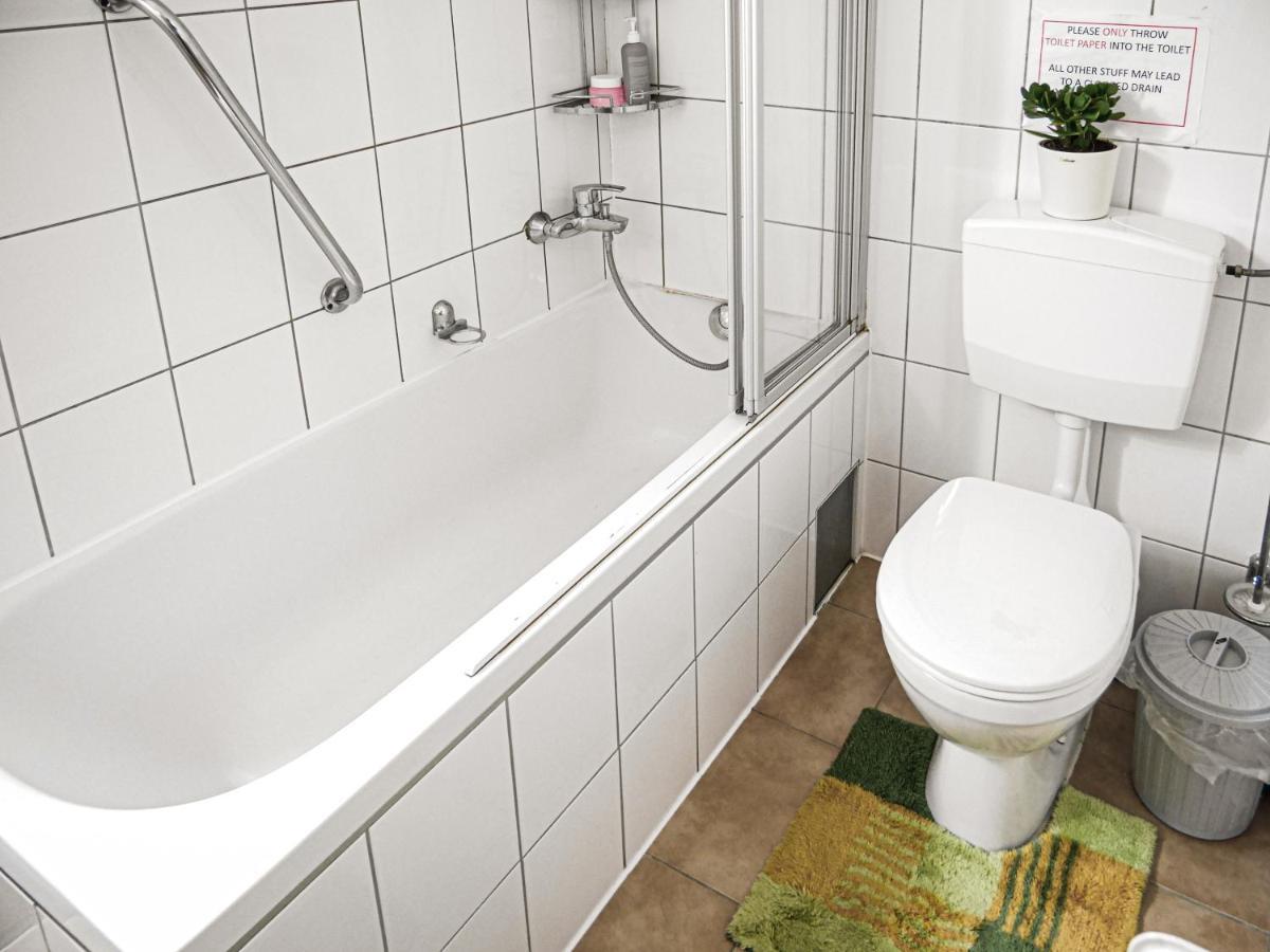 Gemuetliche Privatzimmer Mit Geteiltem Bad, Kueche Und Garten Münih Dış mekan fotoğraf