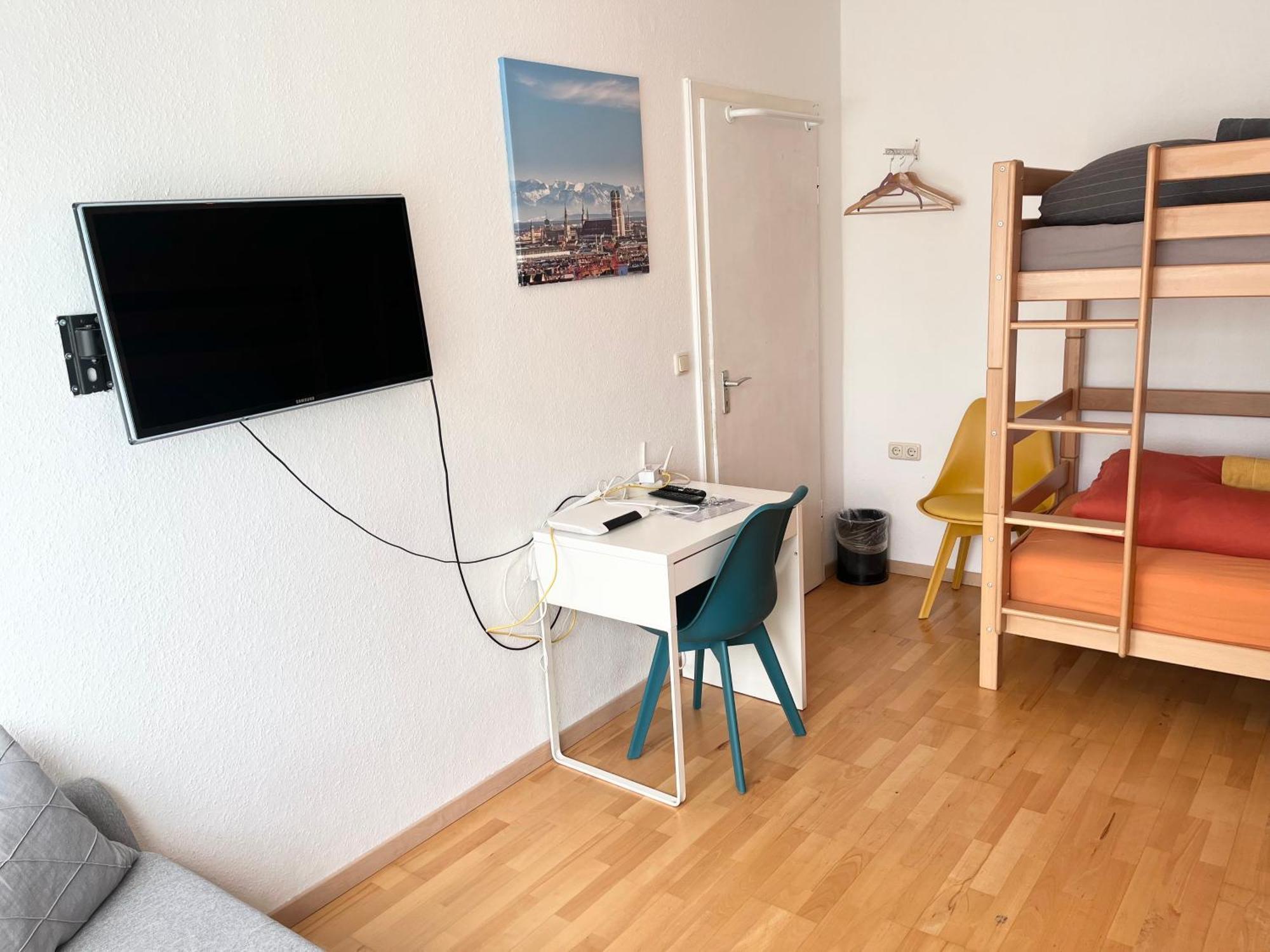 Gemuetliche Privatzimmer Mit Geteiltem Bad, Kueche Und Garten Münih Dış mekan fotoğraf