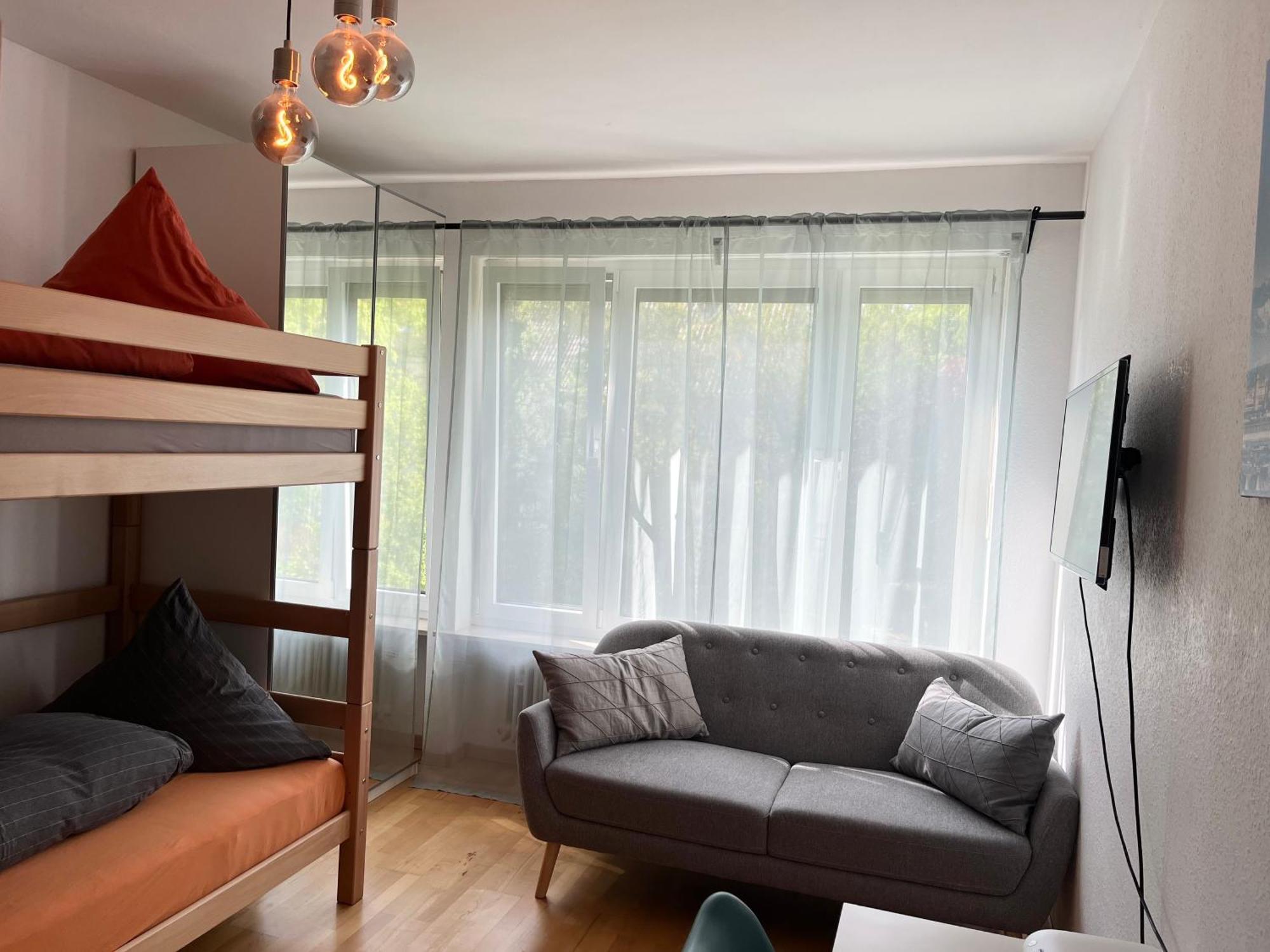 Gemuetliche Privatzimmer Mit Geteiltem Bad, Kueche Und Garten Münih Dış mekan fotoğraf